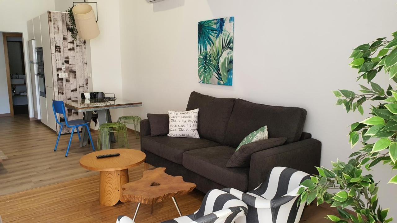 Apartamentos Antares 3 Milladoiro Luaran gambar