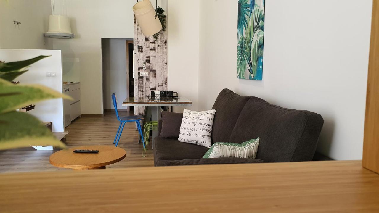 Apartamentos Antares 3 Milladoiro Luaran gambar