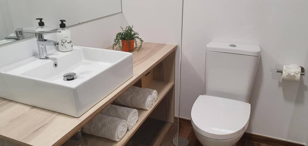 Apartamentos Antares 3 Milladoiro Luaran gambar