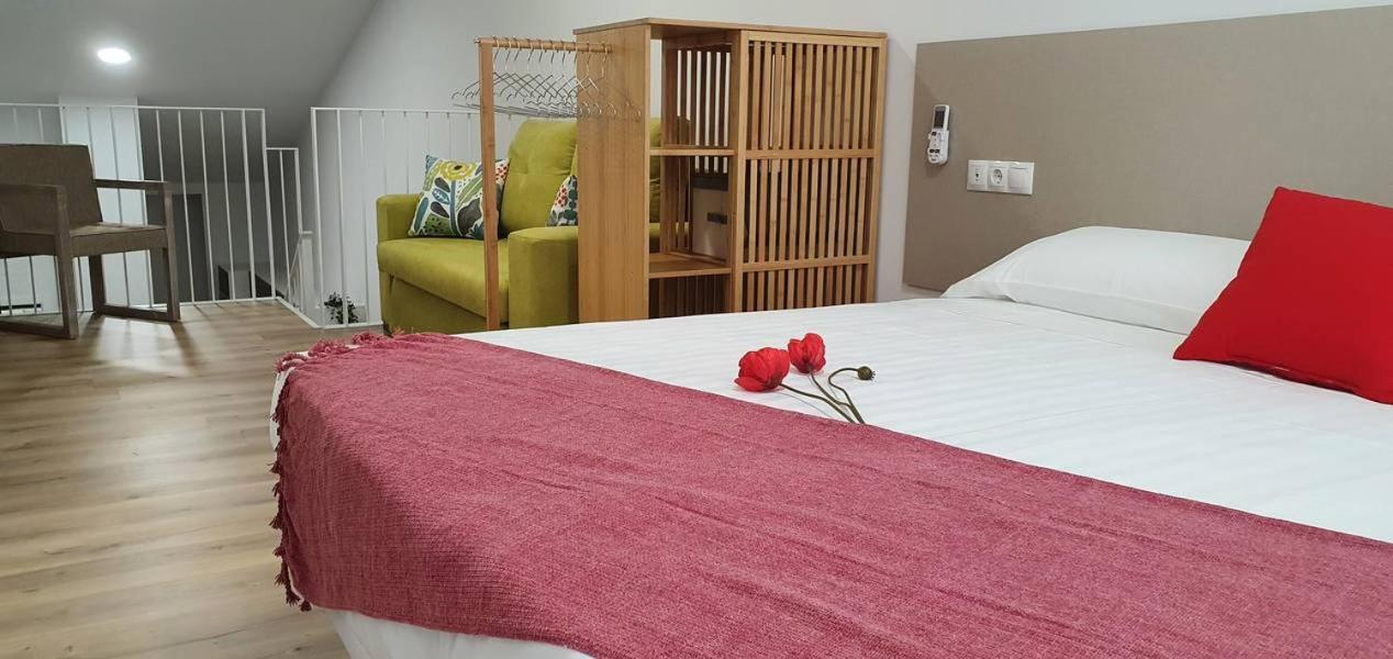 Apartamentos Antares 3 Milladoiro Luaran gambar