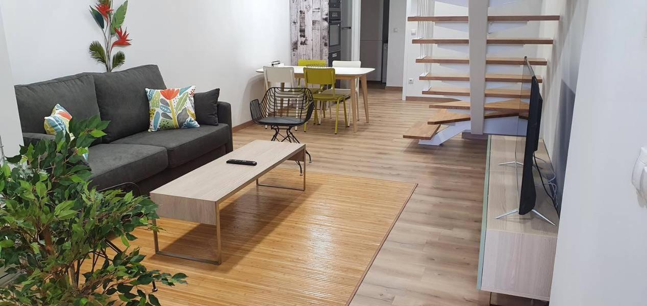 Apartamentos Antares 3 Milladoiro Luaran gambar