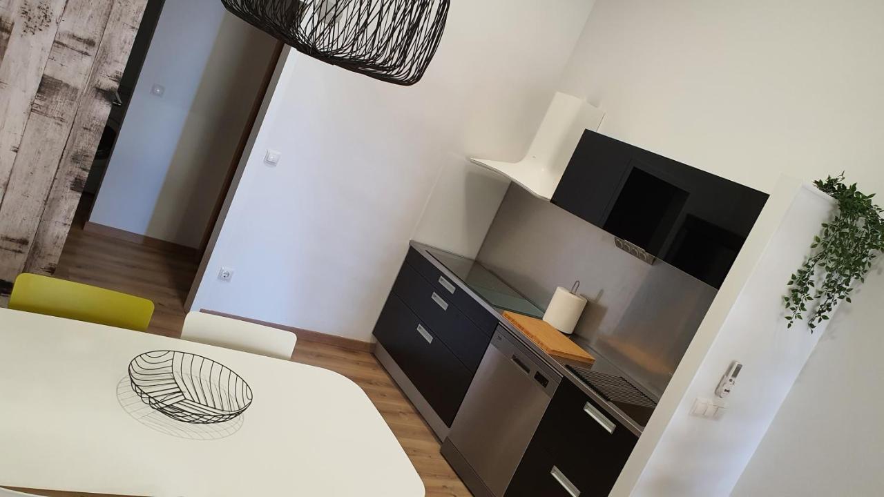 Apartamentos Antares 3 Milladoiro Luaran gambar